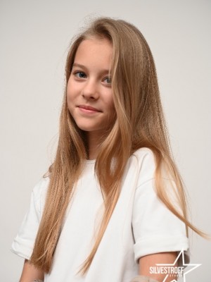 Александра Холоденко
