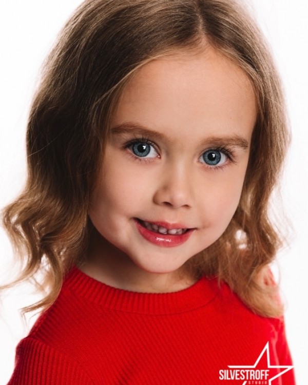 Емілія Карташова Емілія Карташова