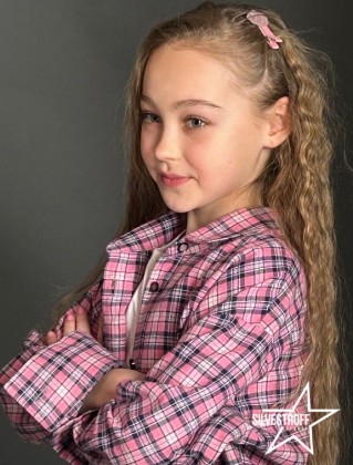 Ліза Бровій Ліза Бровій