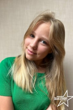 Анна Хлопова