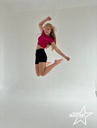 Анна Хлопова